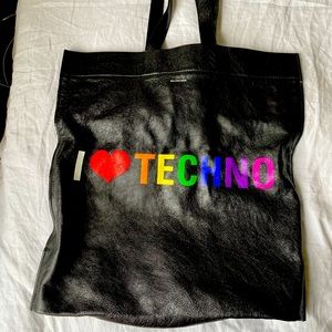 BALENCIAGA… I ❤️ TECHNO TOTE